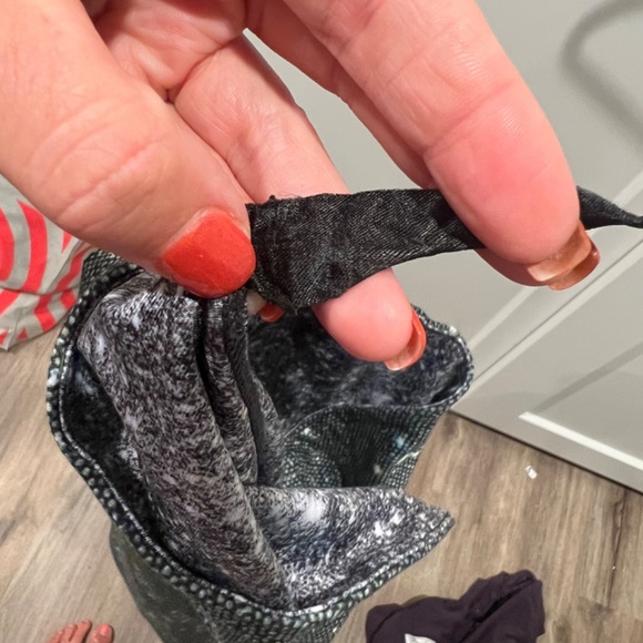 WITH X Peloton Reversible Girls Night Out Legging Size - MEDIUM - Picture 3 of 3